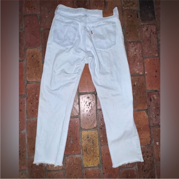 Levi’s 501 Original Fit Jeans Light Wash Cropped Raw Hem Button Fly W29 L26 - Picture 7 of 11
